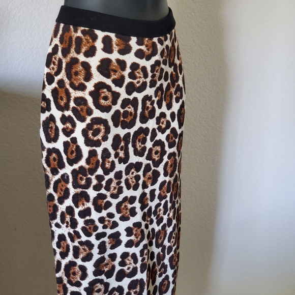 Michael Kors Leopard Midi Skirt - Picture 2 of 8